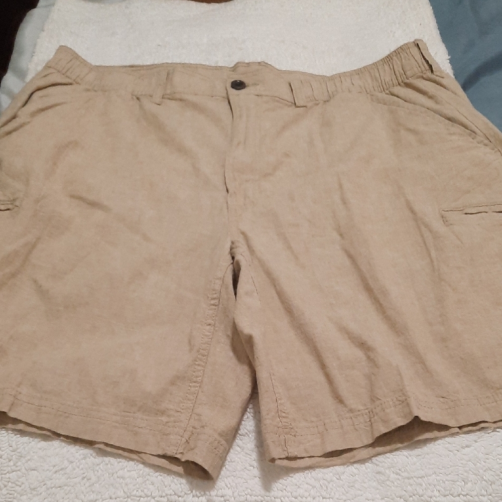 St. John's Bay Men's Beige Cargo Shorts